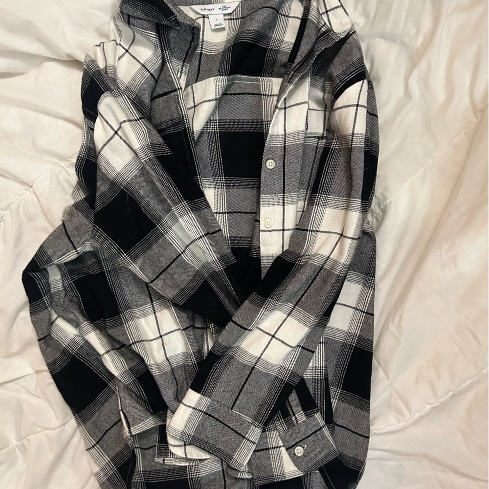 grey and white checkered flannel